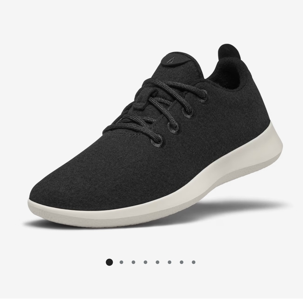 Allbirds Women’s Wool Runner Size 8, True Black with Cream Sole